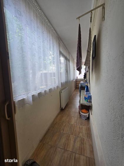 Casă cu 5 camere cu Teren 600 Mp în Andronache