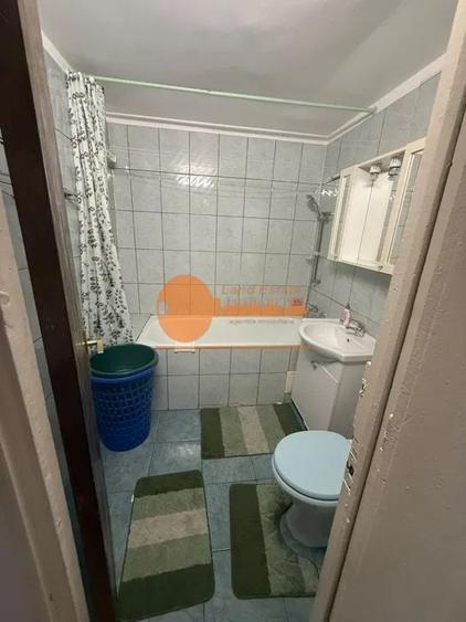 Apartament cu 3 camere decomandat în Crângași