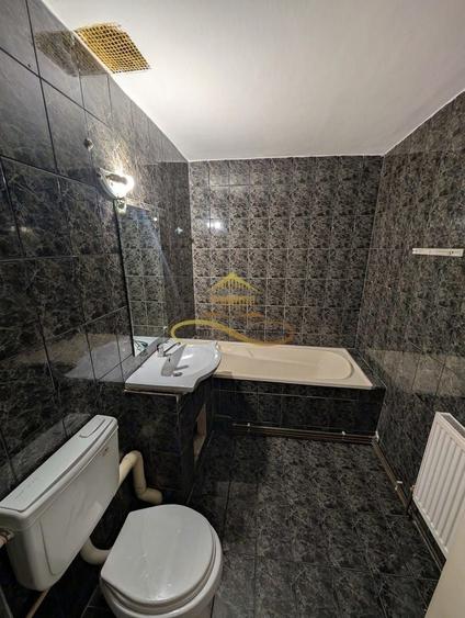 Apartament cu 3 camere decomandat în 9 Mai