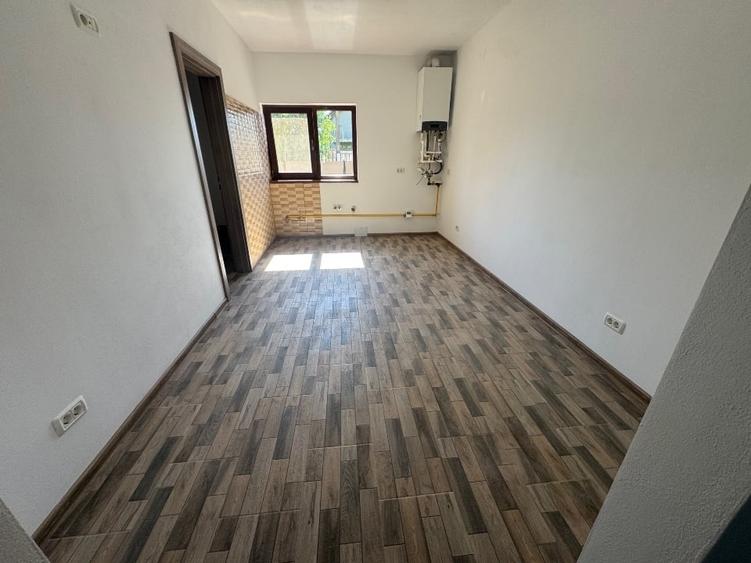 Casă individuală cu 3 camere cu Canalizare în Giarmata