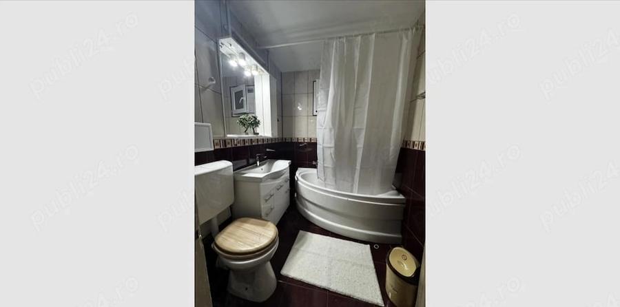 Apartament cu 3 camere decomandat în Berceni