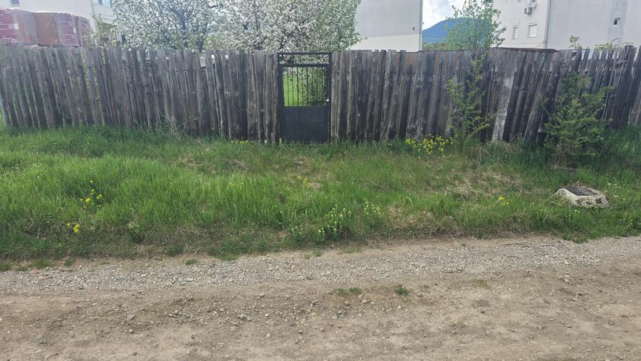 Teren Construcții intravilan de 400 mp, în Zăvoi