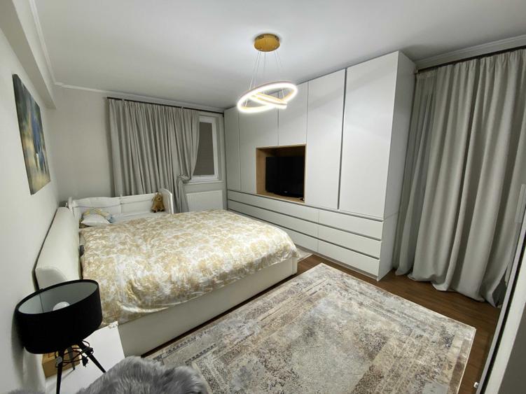 Apartament cu 3 camere decomandat în Central