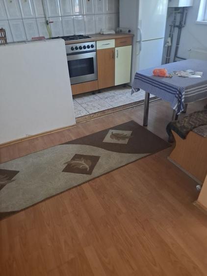 Apartament cu 3 camere în Zăbala