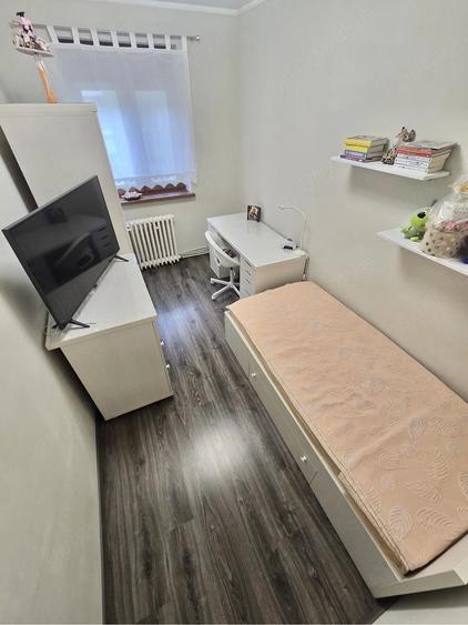 Apartament cu 4 camere decomandat în Central