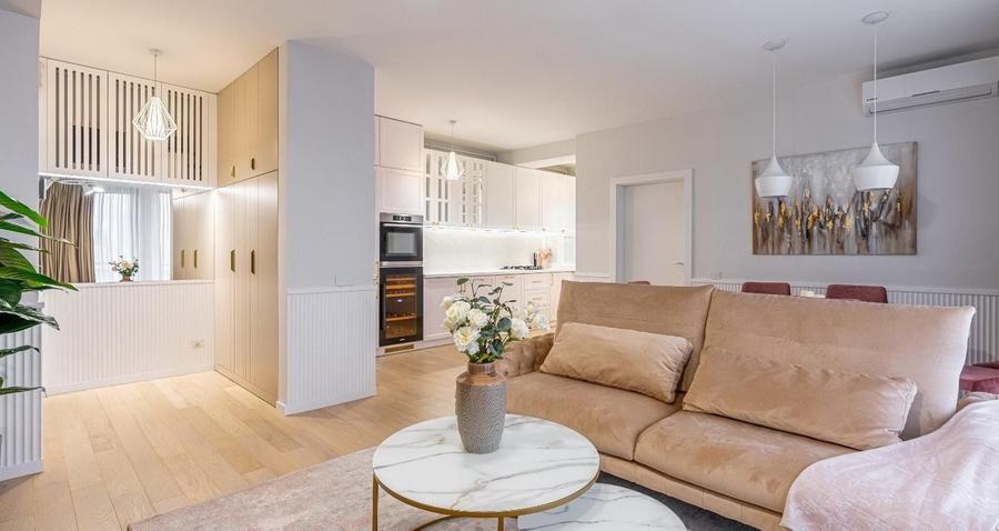 Apartament cu 3 camere decomandat în Tineretului