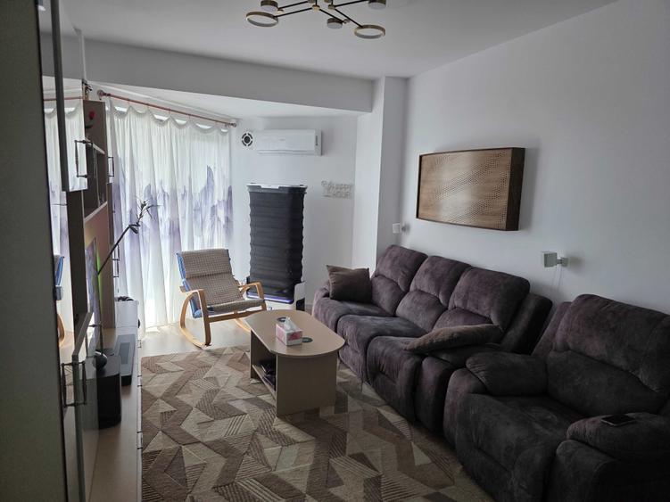 Apartament cu 3 camere decomandat în Central