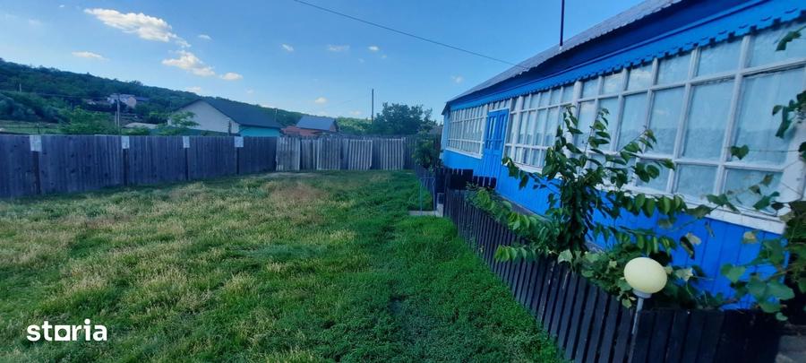 Casă cu 2 camere cu Teren 3000 Mp în Erbiceni
