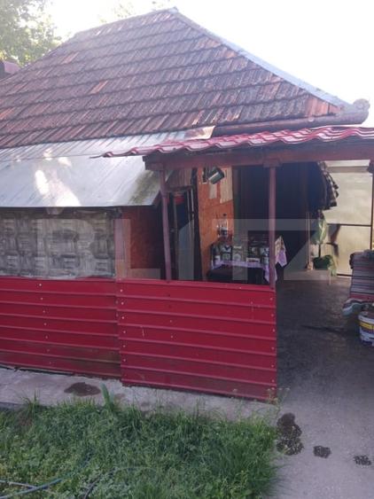 Casă individuală cu 2 camere cu Teren 3800 Mp în Brad