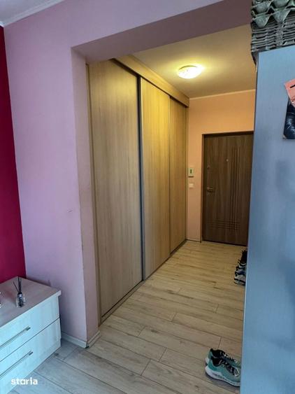 Apartament cu 3 camere, mobilat în Florești
