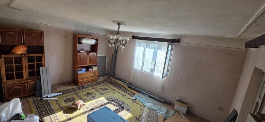 Casă individuală cu 6 camere cu Canalizare în Podari