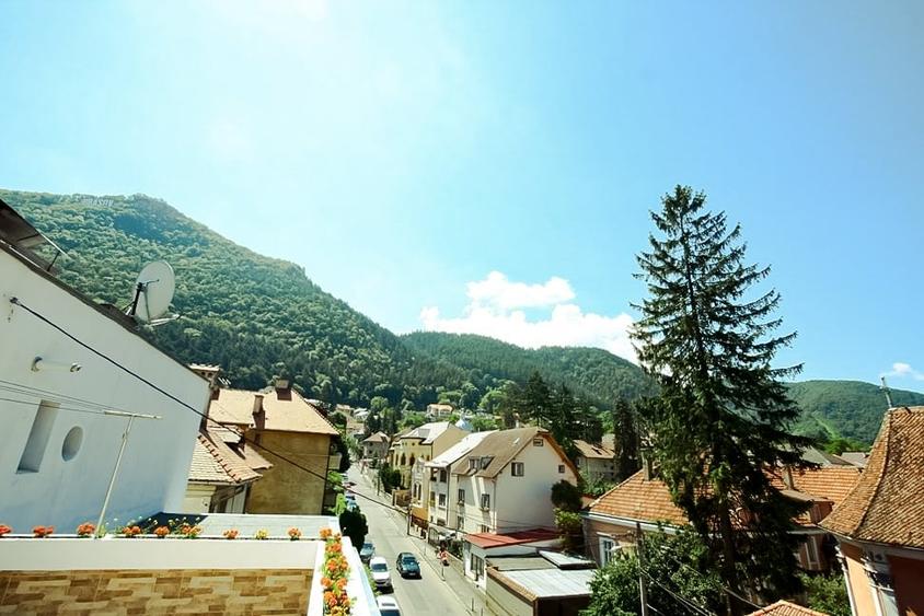 Apartament cu 3 camere decomandat în Centrul Istoric