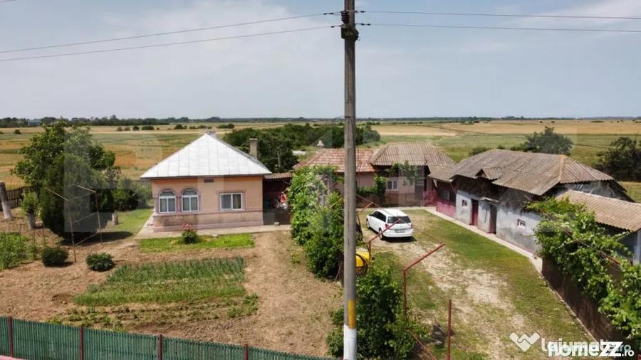 Casă cu 5 camere cu Teren 1400 Mp în Central