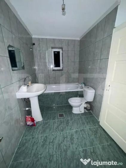 Casă cu 4 camere cu Teren 5594 Mp în Central
