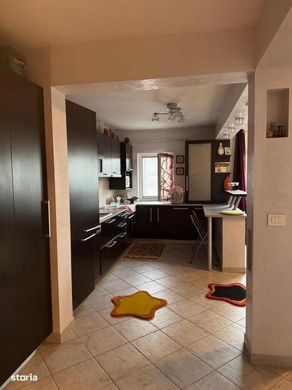 cv 45 Zona RFN, apartament 3 camere decomandat - 2
