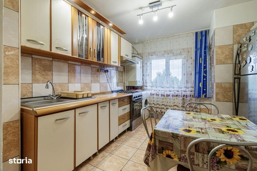 Apartament cu 3 camere decomandat în Central