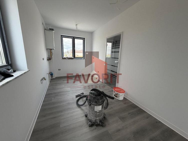 Duplex cu 4 camere cu Canalizare în Săcălaz