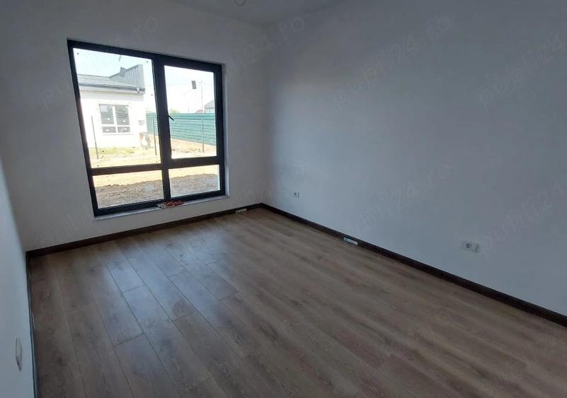 Casă cu 4 camere cu Teren 500 Mp în Samurcași