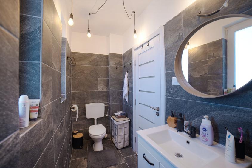 Apartament cu 3 camere semidecomandat, mobilat în Popești-Leordeni