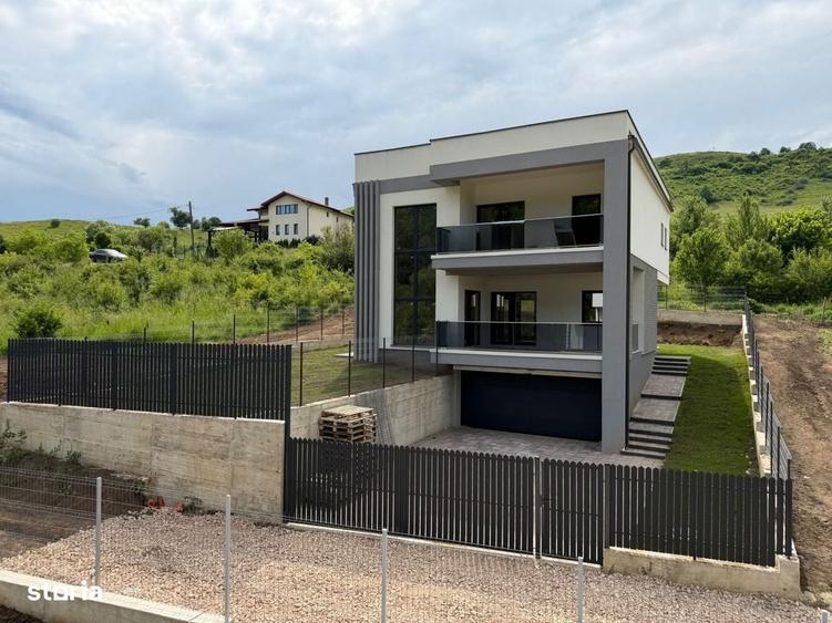 Casă cu 4 camere în Ciupercenii Noi