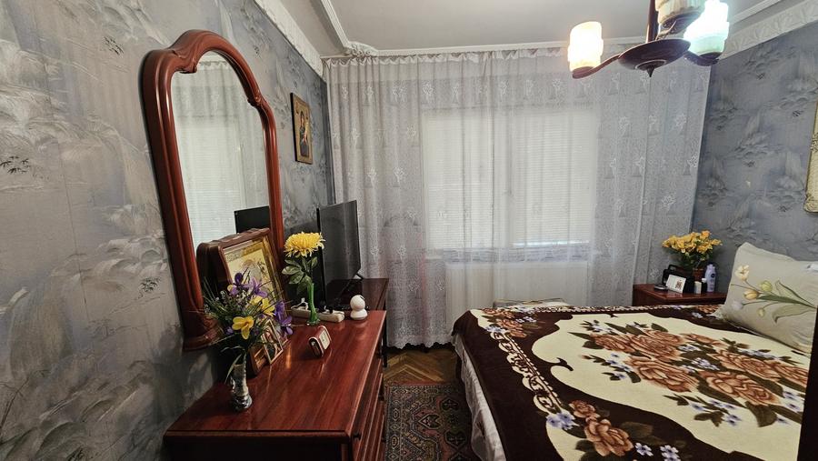 Apartament cu 2 camere decomandat în Micro 13