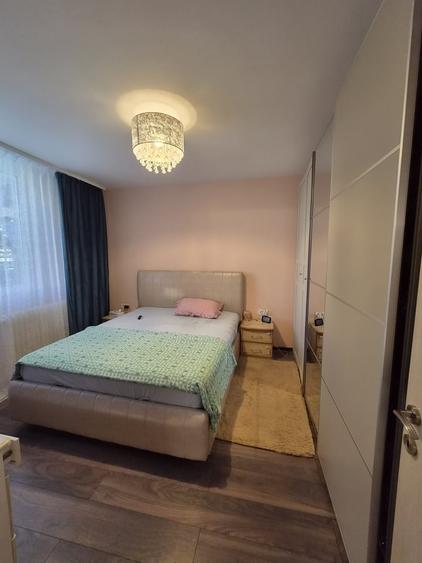 Apartament cu 3 camere decomandat în Ozana