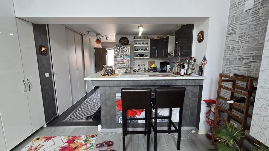 Apartament cu 2 camere decomandat în Central