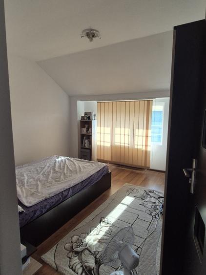Apartament cu 3 camere decomandat în Spitalul Județean