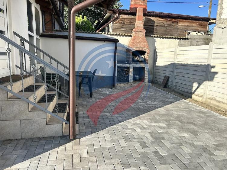 Casă cu Teren 300 Mp în Romanești