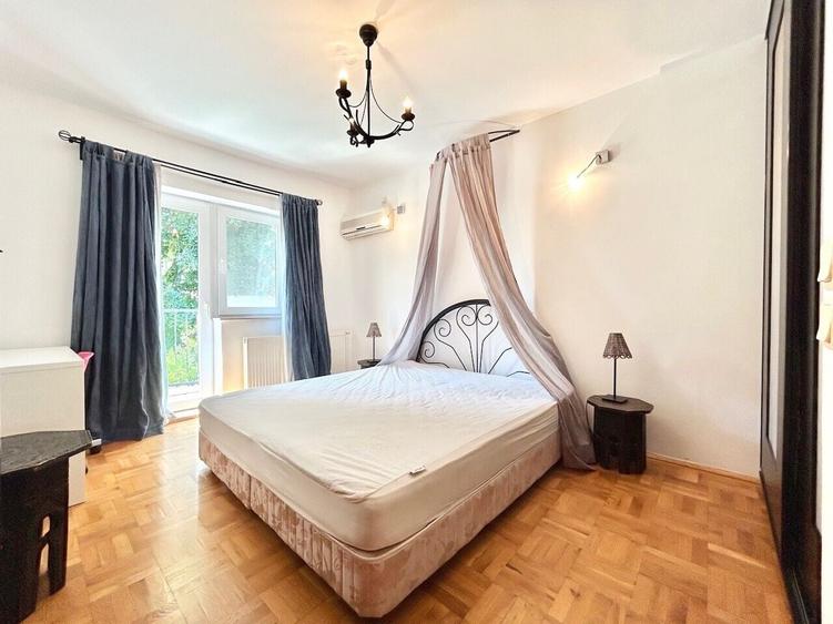 Duplex cu 4 camere cu Canalizare în Iancu Nicolae