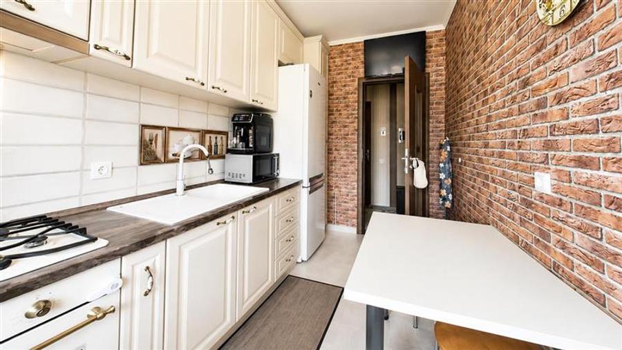 Apartament cu 2 camere decomandat, mobilat în Exterior Vest