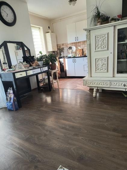 Apartament cu 2 camere semidecomandat în Florești