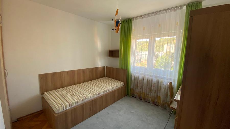 Apartament cu 3 camere decomandat în Grigorescu