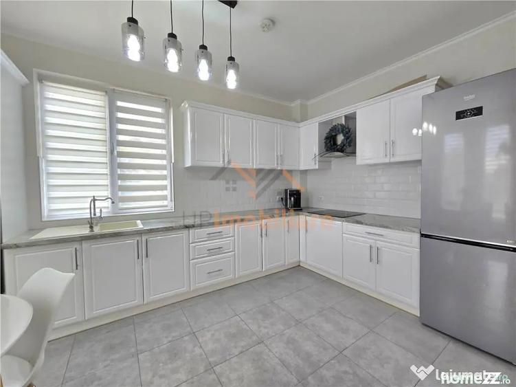 Casă cu 5 camere cu Teren 507 Mp în Sânmartin