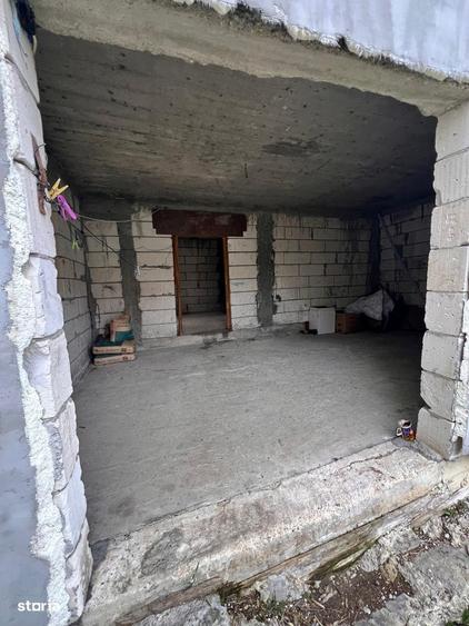 Casă cu 4 camere cu Teren 2244 Mp în Oveselu