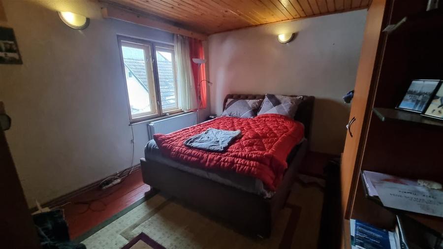 Casă individuală cu 5 camere cu Canalizare în Brașovul Vechi