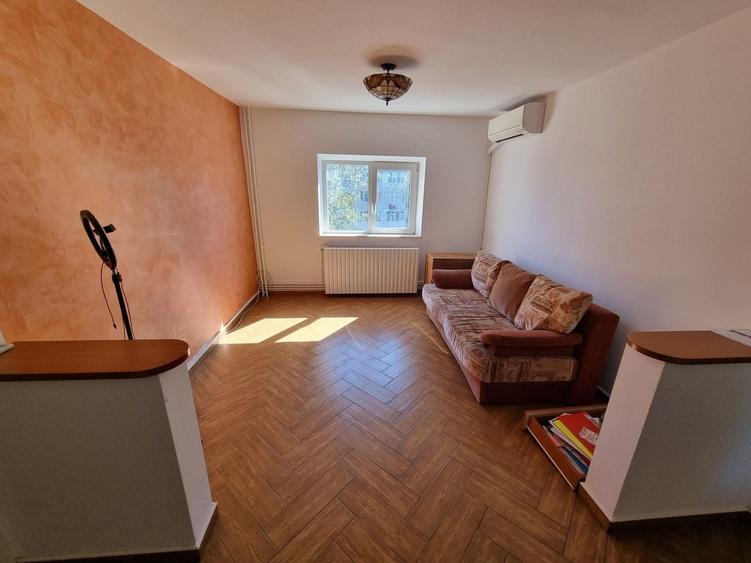 Apartament cu 4 camere decomandat, mobilat în Km 4-5