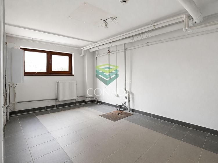 Casă individuală cu 8 camere cu Canalizare în Baicului