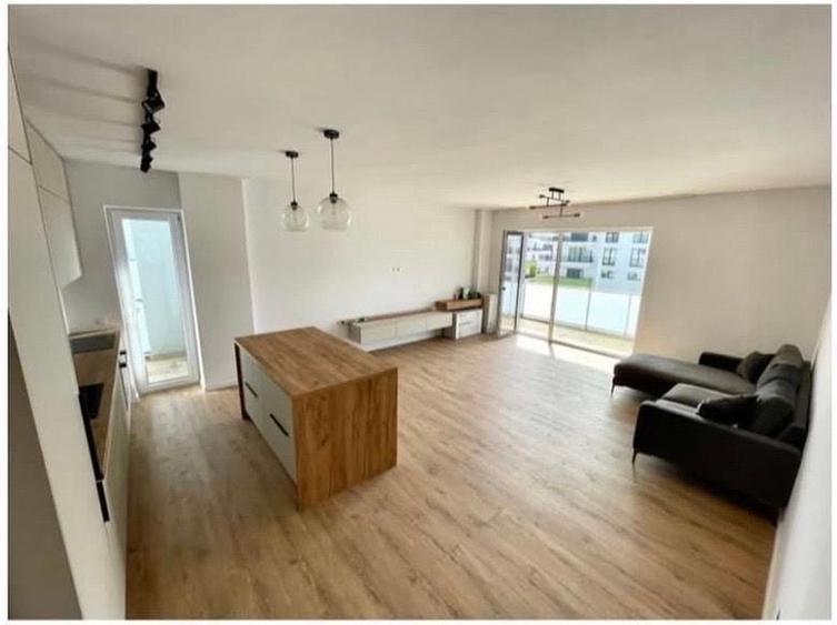 Apartament cu 2 camere semidecomandat în Europa