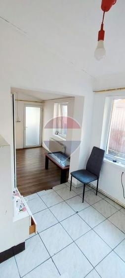 Casă individuală cu 3 camere cu Teren 150 Mp în Schei