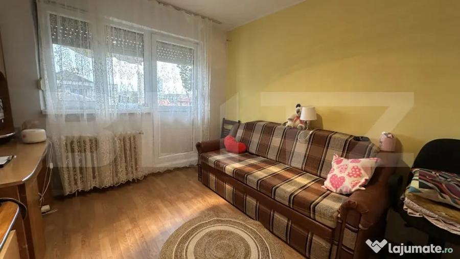 Apartament cu 3 camere decomandat, mobilat în Iosia