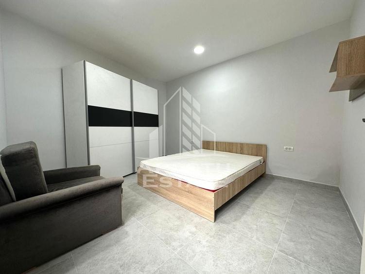 Apartament cu 3 camere decomandat, mobilat în Boul Roșu