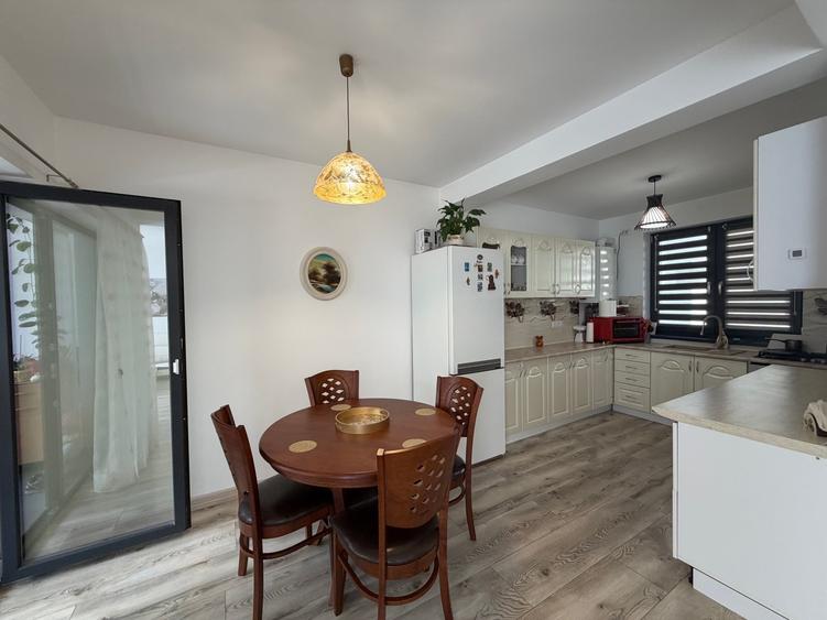 Duplex cu 4 camere cu Canalizare în Șelimbăr