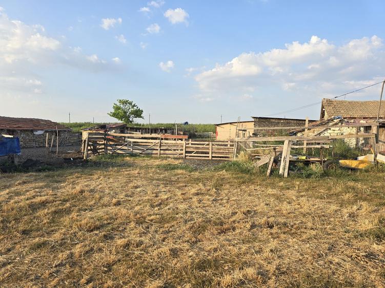 Spațiu comercial, de 10,000 mp, în Vâlcelele