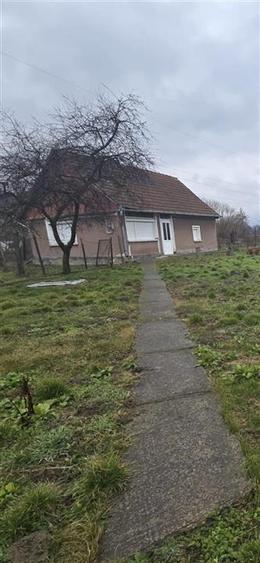 Casă cu 2 camere cu Teren 2685 Mp în Tăuteu
