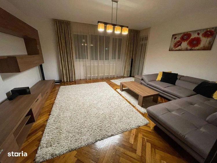 Apartament cu 3 camere în Plopilor