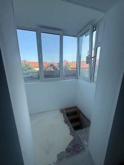 Apartament cu 3 camere decomandat în Exterior Vest