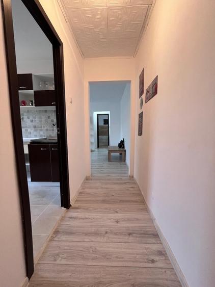 Apartament cu 2 camere semidecomandat, mobilat în Est