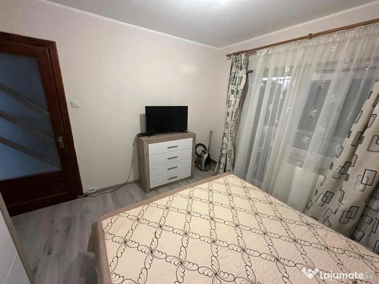 Apartament cu 2 camere decomandat, mobilat în Central