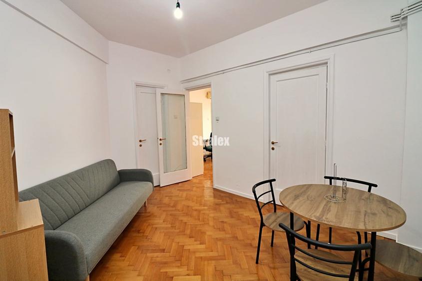 Apartament cu 3 camere circular în P-ța Unirii